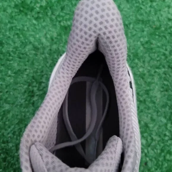 Hoka One One Clifton 9 - Men's running shoes - Size 9.5D - Picture 10 of 11